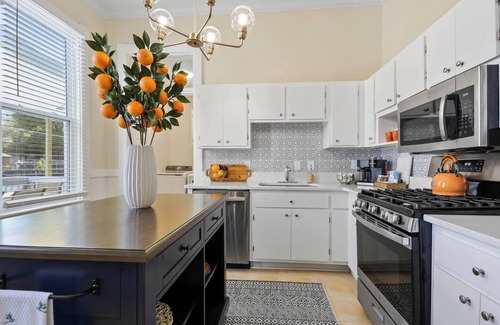 Eastside Casa | Newly renovated, 3 bed 2 bath townhome, Near Forsyth Park