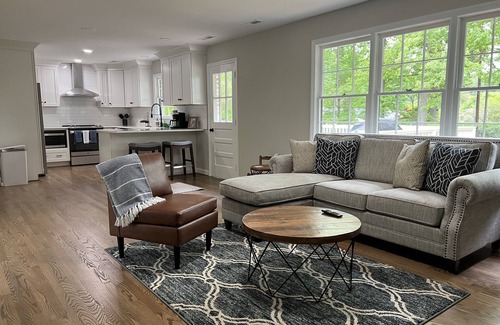 Winston - Salem Casa | Newly renovated 3 Bed 2 Bath house near downtown, WF University, and Reynolda.