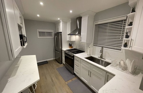 Elizabeth Casa | Newly renovated 3BR/2BA home - 10 mins from EWR