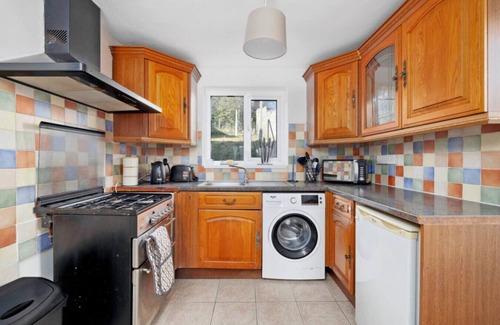 Plymouth Casa | Newly Renovated 3BR House Perfect for Contractors