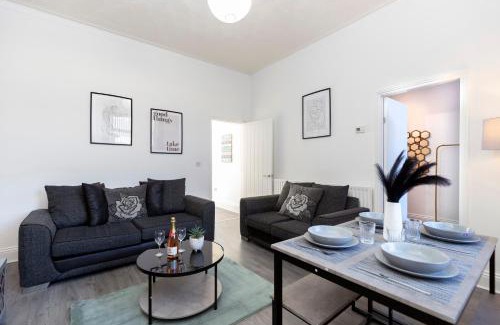 Sunderland Casa | Newly Renovated 3br House Near Hospital & Uni