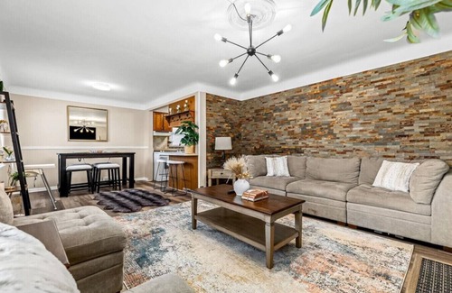 Dearborn Casa | Newly Renovated 4 Bedroom 2 Bath Downtown Dearborn