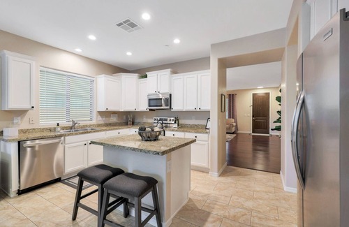 Westwing Mountain Casa | Newly Renovated 4 Bedroom House near hiking and lots of restaurants