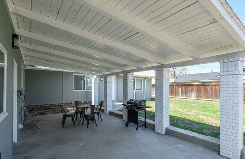 Raisin Casa | Newly Renovated 4B/2Bth Great Spot for Work or Fun