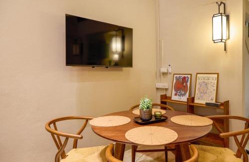 Pom Prap Apartamento | Newly Renovated, 4BR Townhouse , 5min MRT , Group