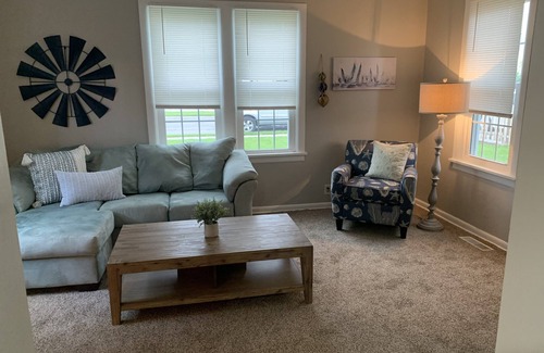 Port Clinton Casa | Newly renovated 5 min walk to Jet and downtown Port Clinton