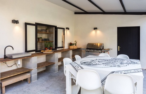Cas Catala Villa | Spacious 6-Bedroom Villa with Pool, Garden & Sea Breeze in San Agustín, Mallorca