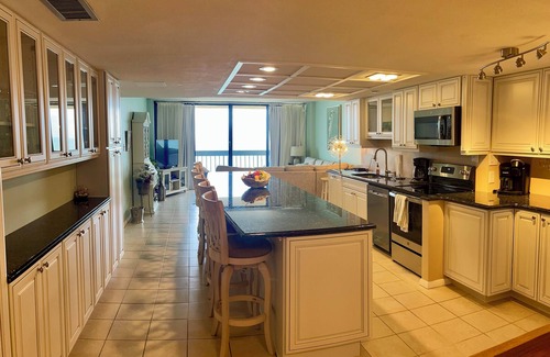 North Ocean City Condominio | Hermoso condominio frente a la playa con increíbles vistas de la bahía, también!