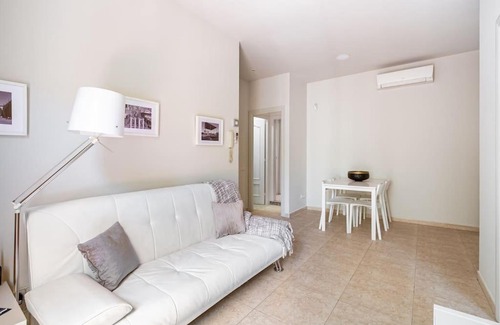 Hostafrancs Apartamento | Newly renovated apartment in Plaza España! 035