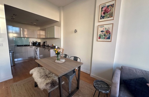 Hackney Apartamento | Newly renovated beautiful school conversion
