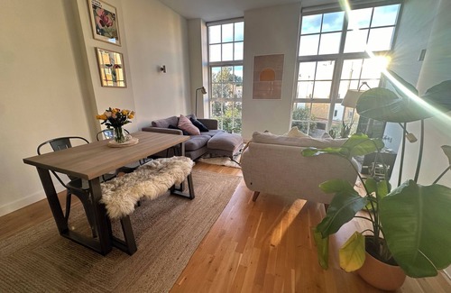 Hackney Apartamento | Newly renovated beautiful school conversion