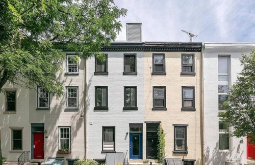 Washington Square West Casa | Newly Renovated Center City Spacious Home