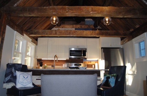 Holderness Cabaña | ¡Curry Cottage recientemente renovado y ubicado en el lago Squam!
