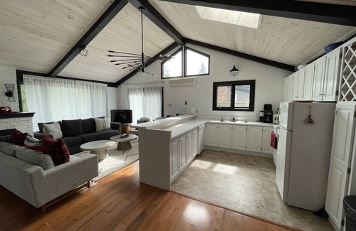 Kimberley Chalet De Esquí | Newly Renovated Chalet in Beaver Valley, close to many Ski Hills!!