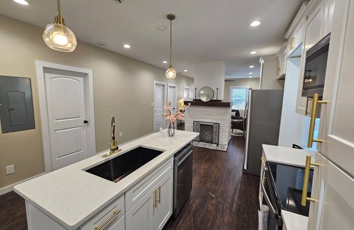 Atlanta Casa | Newly Renovated Charming 3-bedroom house with AC, WiFi in the heart of Atlanta