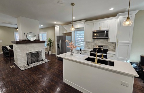 Atlanta Casa | Newly Renovated Charming 3-bedroom house with AC, WiFi in the heart of Atlanta