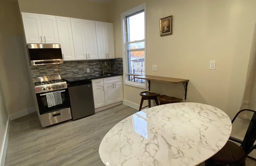 East Bronx Apartamento | ★ NEWLY RENOVATED, CLEAN COMFORTABLE & SANITIZED ★