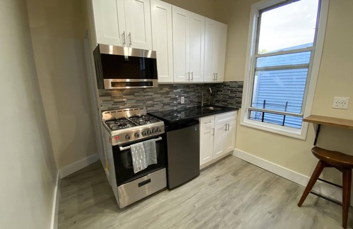 East Bronx Apartamento | ★ NEWLY RENOVATED, CLEAN COMFORTABLE & SANITIZED ★