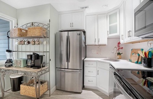 Stone Harbor Casa | Newly renovated condo in the heart of Stone Harbor!