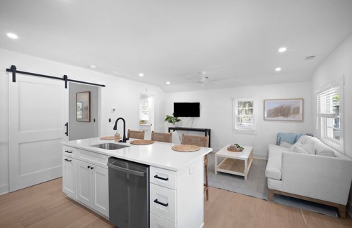 Northwest Quadrant Casa | Newly Renovated Coastal Cottage - Downtown Beaufort