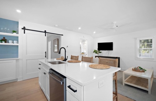 Northwest Quadrant Casa | Newly Renovated Coastal Cottage - Downtown Beaufort