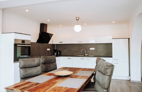 Zell Apartamento | Cómodo apartamento recientemente renovado con vistas al Mosela
