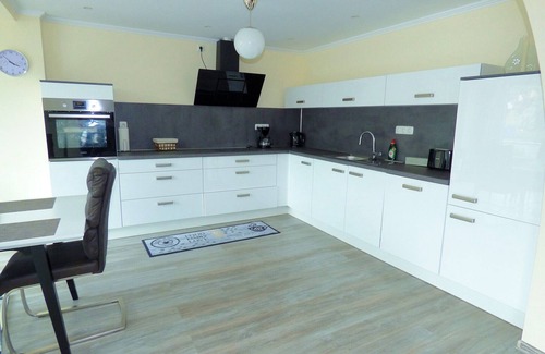 Zell Apartamento | Cómodo apartamento recientemente renovado con vistas al Mosela