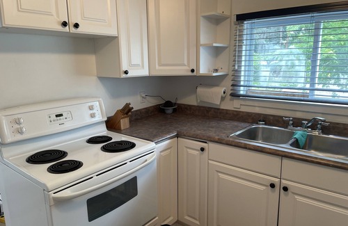 Long Point Cabaña | Newly renovated cottage with new central air just steps from the beach