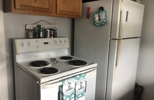Centerville Cabaña | Newly renovated Cottage Across the street from Craigville Beach.