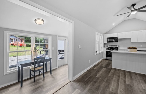 Alton Cabaña | Newly Renovated Cottage 3 on Main Street Alton Bay!