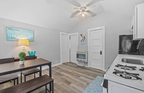 Alton Cabaña | Newly Renovated Cottage on Main Street Alton Bay #5