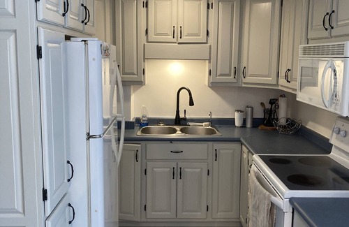 Long Point Casa | Newly renovated cozy cottage at Long Point!
