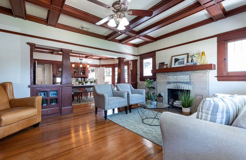 Westmont Casa | Newly Renovated Craftsman minutes to Claremont Village & Colleges.