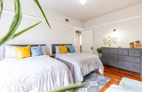 Westmont Casa | Newly Renovated Craftsman minutes to Claremont Village & Colleges.