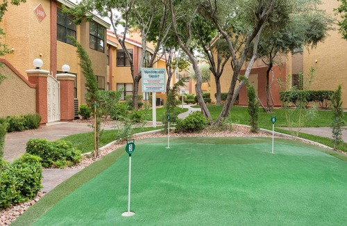 Las Vegas Casa | Condominio de lujo con transporte gratuito a Strip, Resort Putting Green y piscina al aire libre