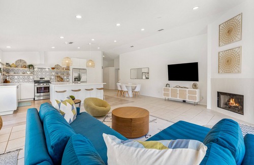 Indio Casa | Newly renovated DESERT RETREAT *Private oversized Pool* Walk to Stagecoach