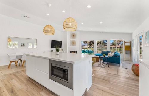 Indio Casa | Newly renovated DESERT RETREAT *Private oversized Pool* Walk to Stagecoach