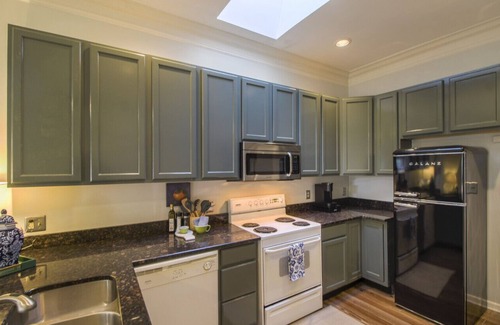 Eastside Condominio | Newly Renovated Downtown Condo with Private Patio
