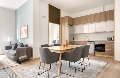 El Born Apartamento | Newly Renovated El Born 2BR nr Port Vell, by Blueground