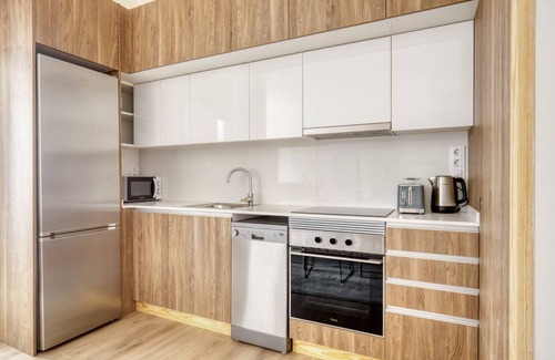 El Born Apartamento | Newly Renovated El Born 2BR nr Port Vell, by Blueground