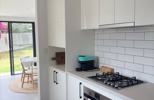 North Geelong Casa | Newly renovated, family & pet friendly two bedroom property in Geelong.