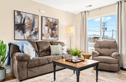 Roseville Apartamento | Newly Renovated Flat near Downtown Roseville