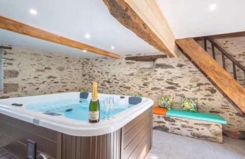 Leynhac Casa | Newly renovated fort with panoramic landscape view jacuzzi & billiard