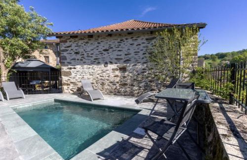 Leynhac Casa | Newly renovated fort with panoramic landscape view jacuzzi & billiard