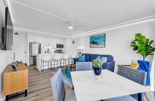 Waikiki Apartamento | Newly renovated, Free Parking, One block to Waikiki Beach