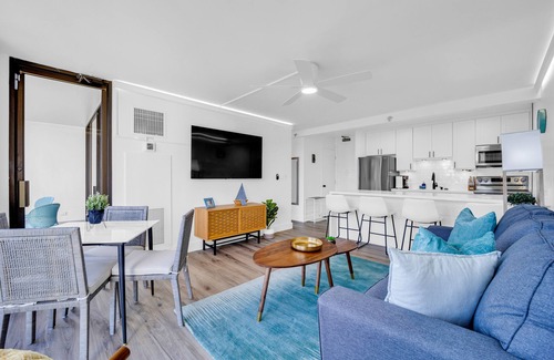 Waikiki Apartamento | Newly renovated, Free Parking, One block to Waikiki Beach