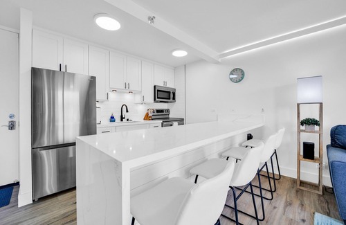 Waikiki Apartamento | Newly renovated, Free Parking, One block to Waikiki Beach