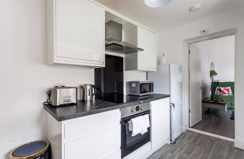 Sunderland Casa | Newly Renovated 3BR House near hospital & uni