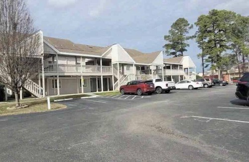 Little River Condominio | Newly renovated golf condo in quiet community with pool!