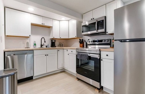 Richmond Apartamento | Newly Renovated Hawthorne Retreat- Private Apt!